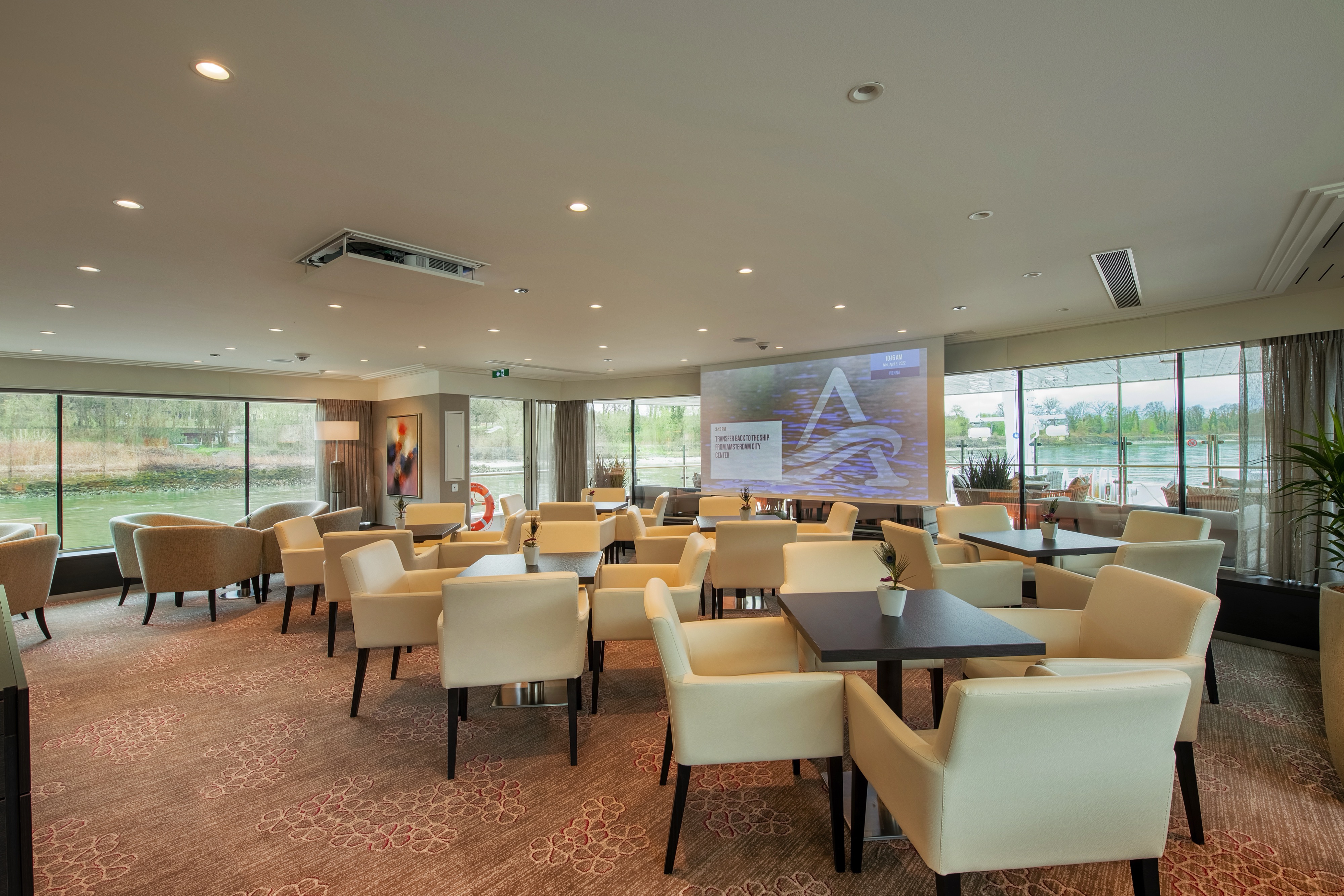 Avalon Waterways Avalon View Panorama Lounge 1